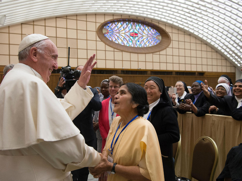 Le pape François ouvre la voie à des femmes diacres dans l'Eglise