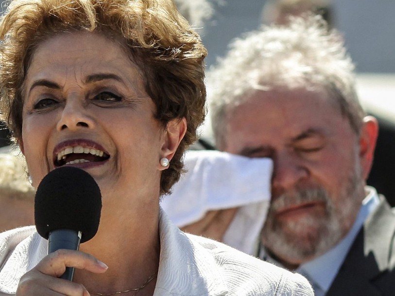 Ecartée du pouvoir, Dilma Rousseff veut continuer à se battre