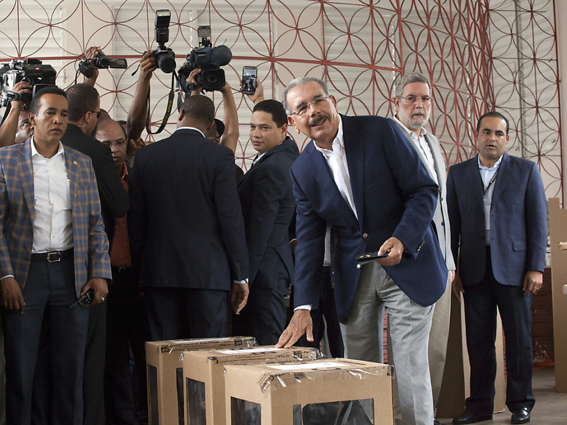 République dominicaine: le président sortant largement en tête