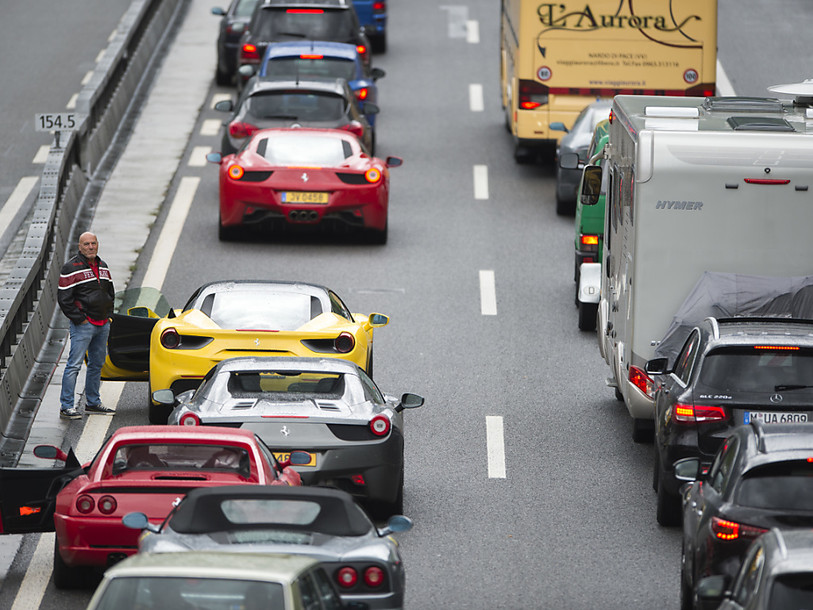 Bouchons de 15 kilomètres et pluies diluviennes de jeudi à samedi