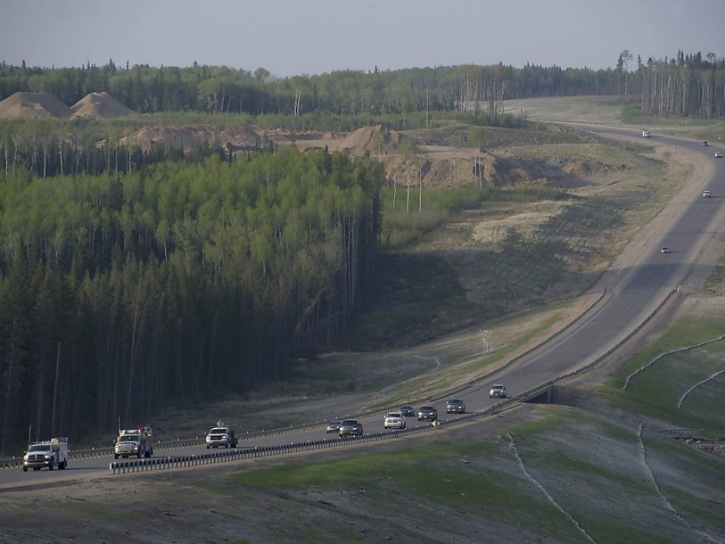 Alberta: évacuations de sites pétroliers menacés par les feux