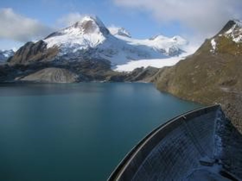 Retrait des glaciers: les barrages pour parer à une pénurie d'eau