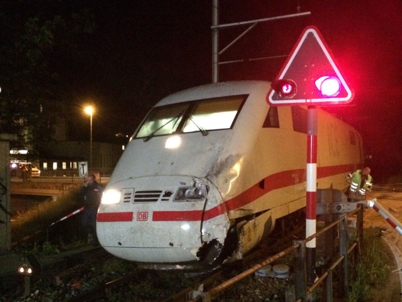 Collision entre un train ICE et un car à Interlaken: 17 blessés