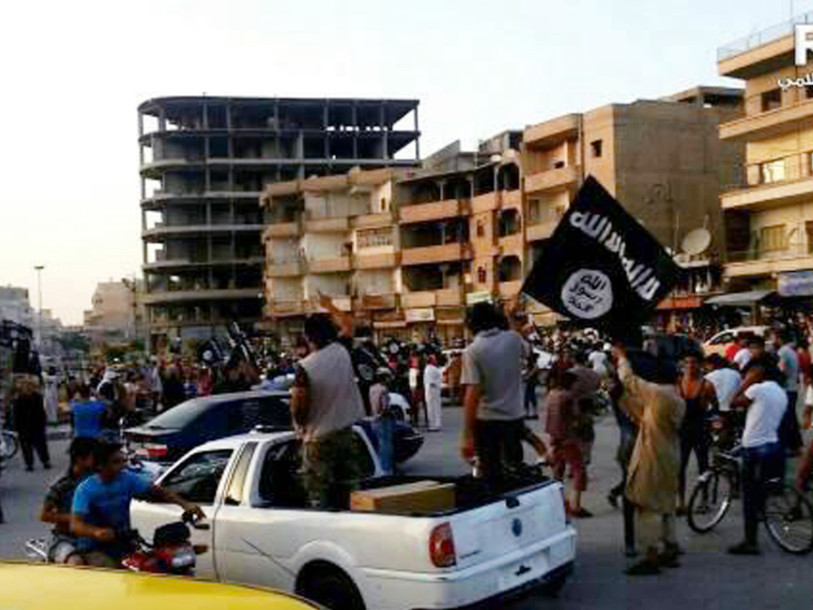 L'EI accusé d'utiliser les habitants de Raqa comme bouclier humain