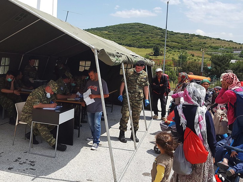 L'évacuation du camp d'Idomeni se poursuit dans le calme
