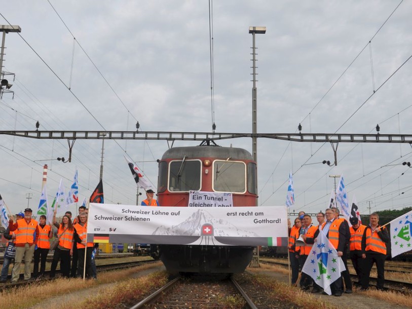 Les syndicats européens craignent un dumping salarial au Gothard