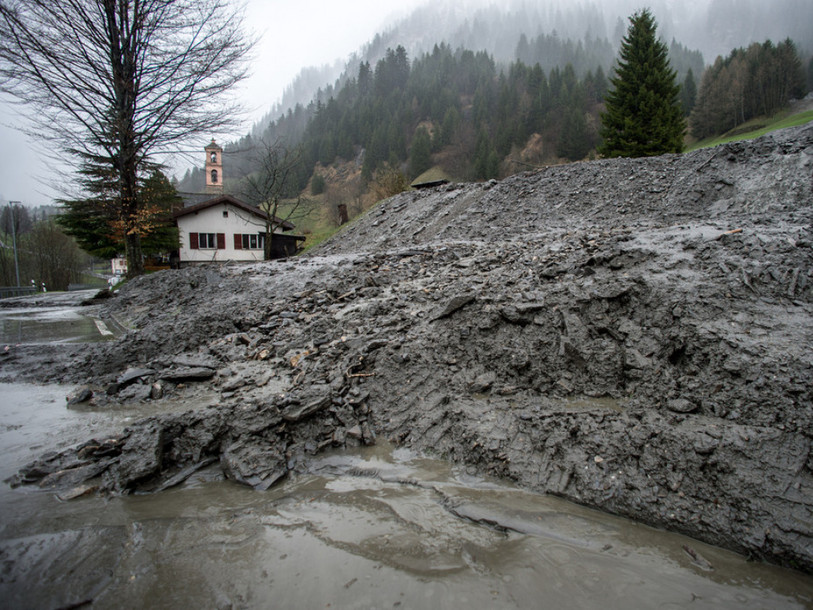 Tessin: glissement de terrain et éboulement