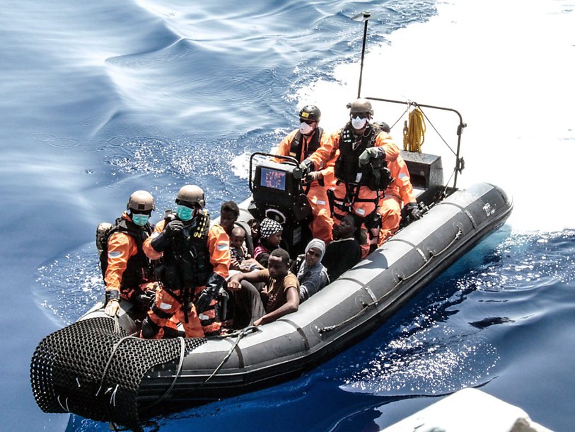 Naufrage d'un bateau d'au moins 700 migrants au large de la Grèce