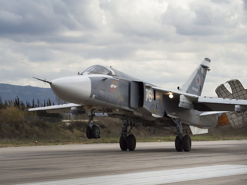 L'armée syrienne franchit la frontière de la province de Rakka