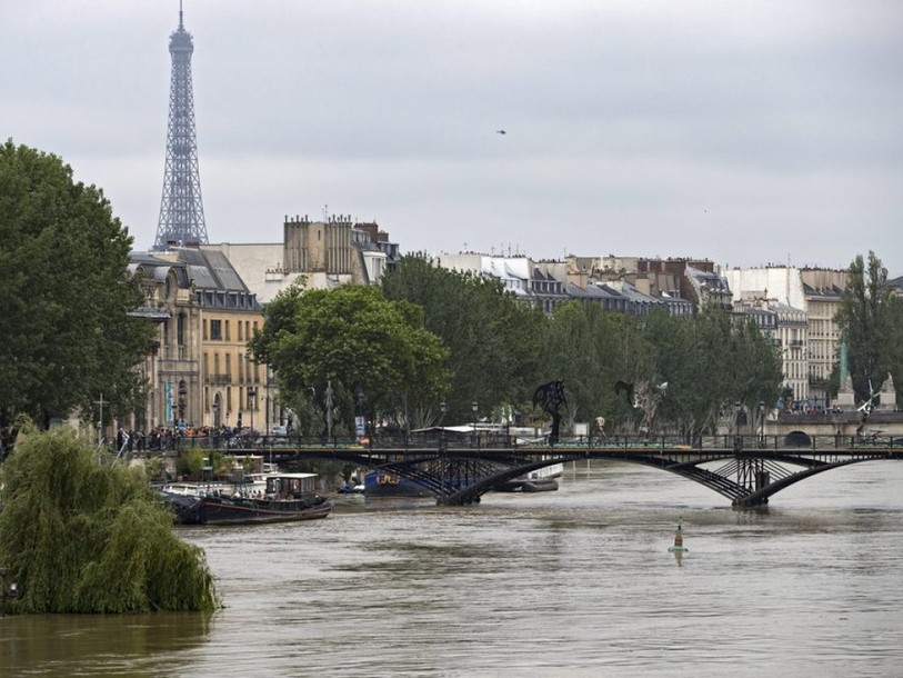 La Seine redescend doucement à Paris après un pic historique