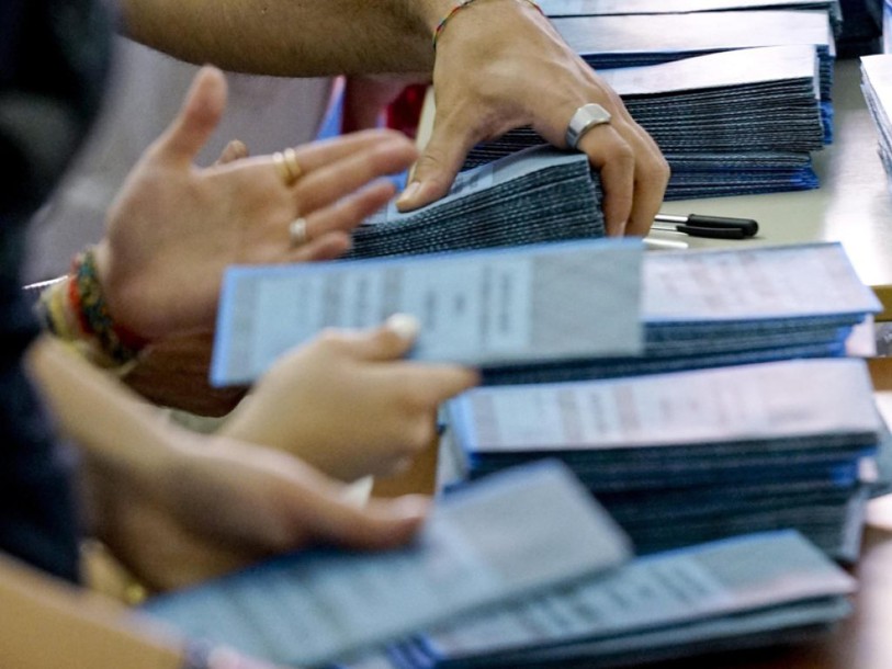 Municipales italiennes: Romains, Napolitains et Milanais aux urnes