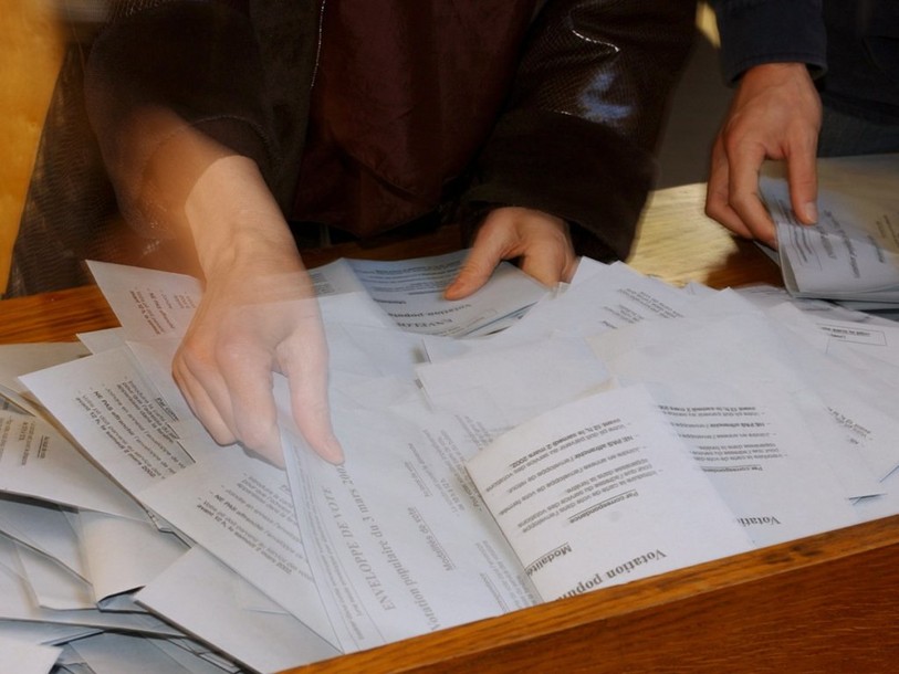 Non à 67% au service public et à 70% à l'initiative vache à lait