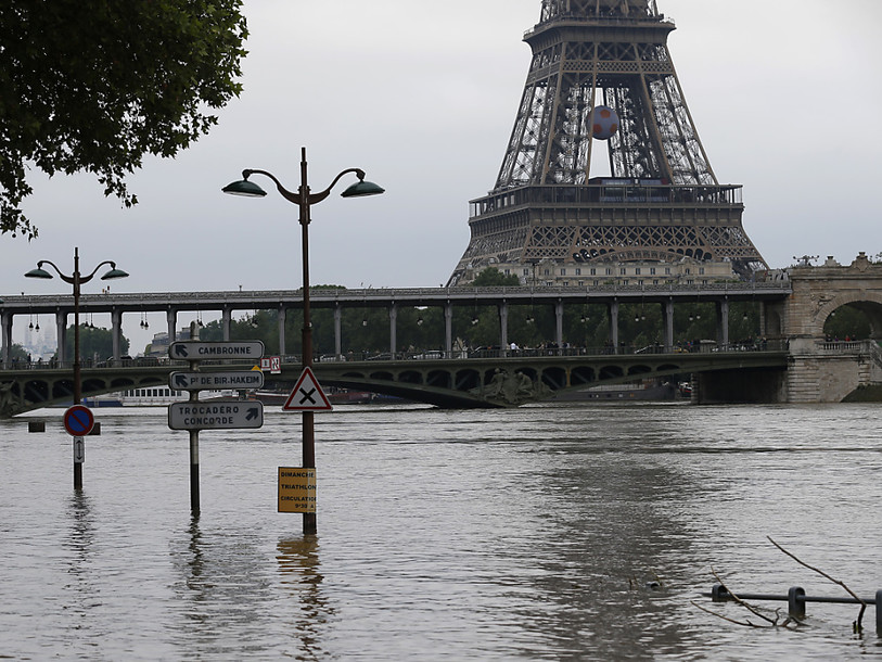Le niveau de la Seine a commencé à baisser à Paris