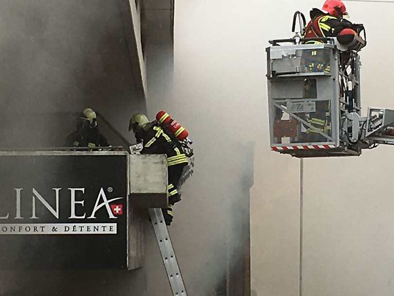 Incendie dans une halle polyvalente à Saxon (VS)