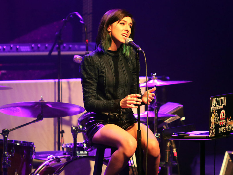 Mort de la jeune chanteuse Christina Grimmie: mobile toujours flou