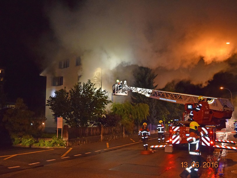 Deux morts et sept blessés dans un immeuble en feu à Sursee (LU)