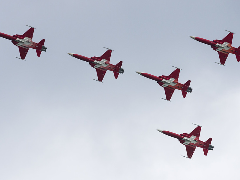 La Patrouille Suisse reçoit le feu vert pour voler à Meiringen (BE)