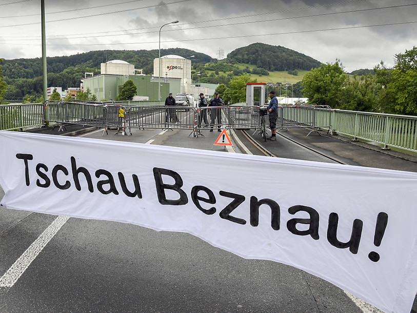 Six mille manifestants contre l'énergie nucléaire à Windisch (AG)