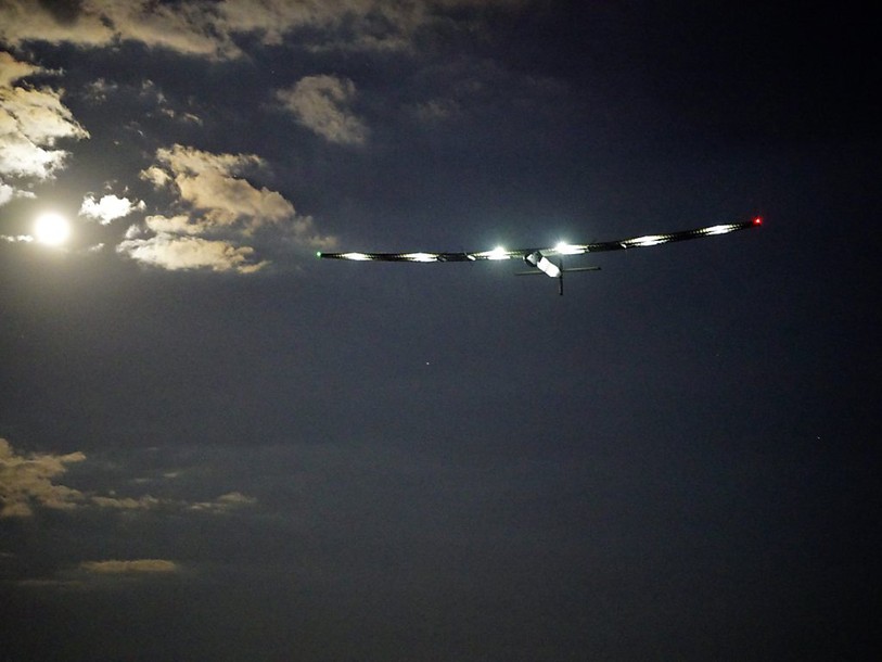 Malgré des turbulences, Solar Impulse se rapproche de l'Europe