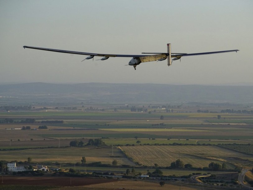 Solar Impulse 2 réussit sa première traversée de l'Atlantique