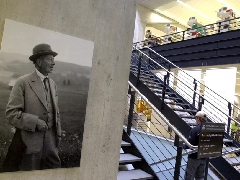 Thomas Hirschhorn rendra hommage à Robert Walser en 2018 à Bienne