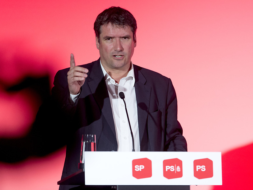 Christian Levrat attaque Johann Schneider-Ammann et la droite