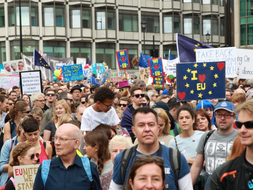 Plusieurs milliers d'anti-Brexit manifestent à Londres