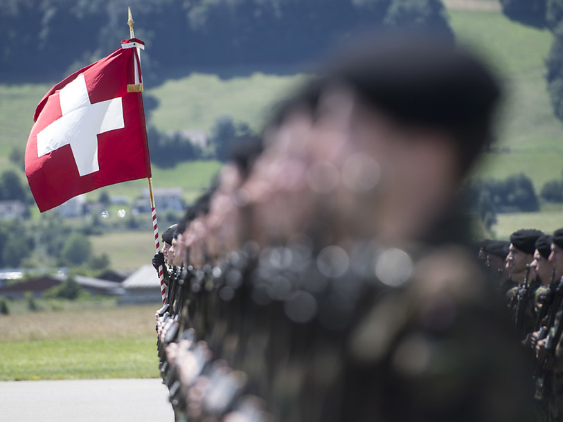 Le Conseil fédéral temporise sur l'avenir du service militaire