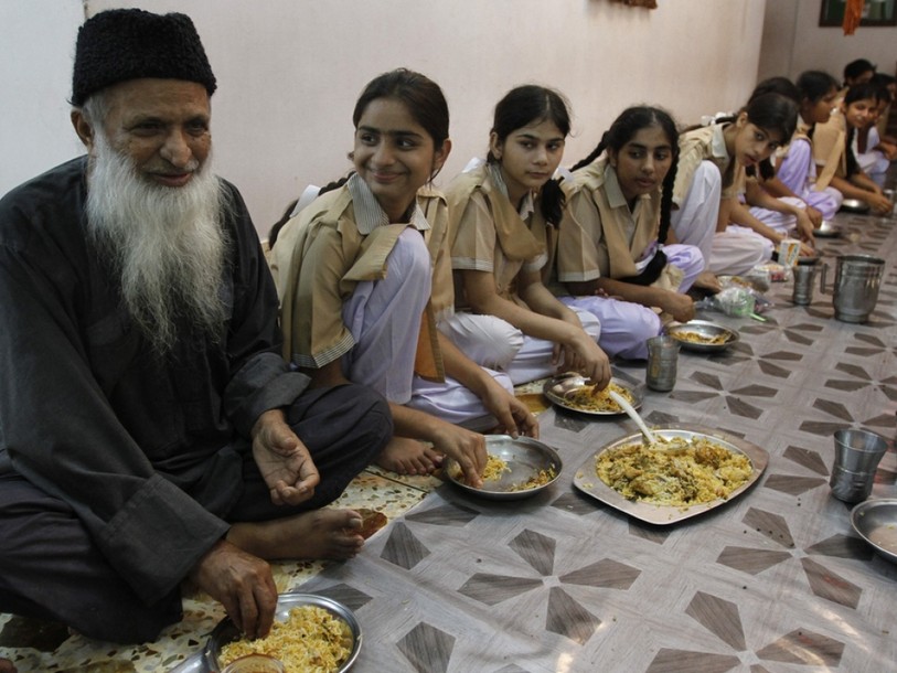 Le Pakistan enterre Edhi, figure de la lutte anti-pauvreté