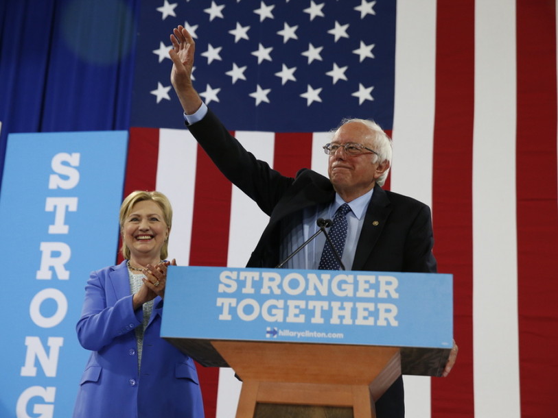 Bernie Sanders apporte son soutien officiel à Hillary Clinton