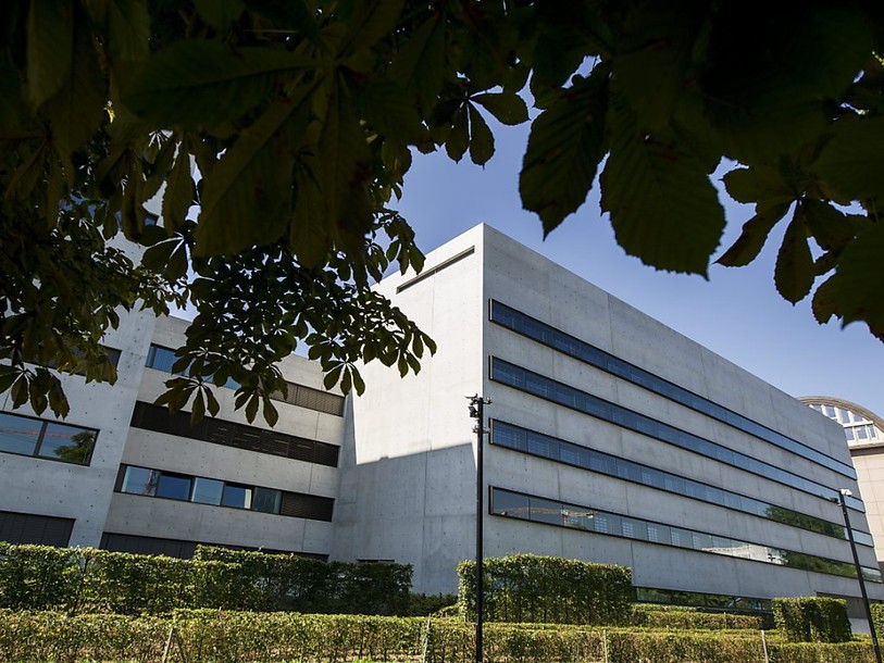 Zurich: 27 mois de prison requis contre une geôlière complice