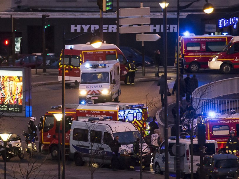 Un camion fonce sur la foule à Nice: 