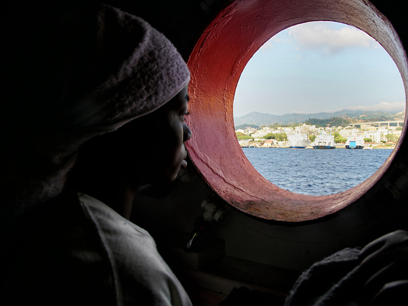 Les corps de plus de 20 migrants retrouvés dans un canot