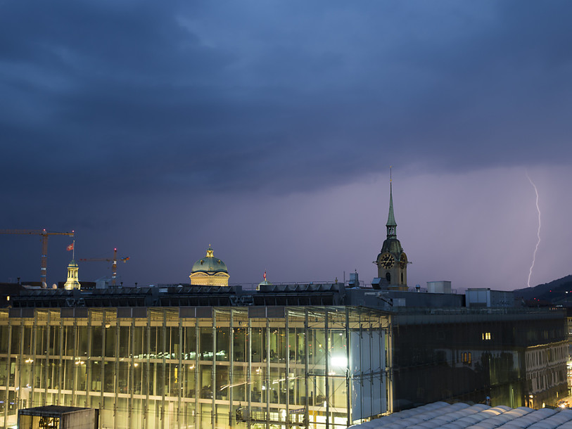 Des orages violents après une nuit tropicale en Suisse