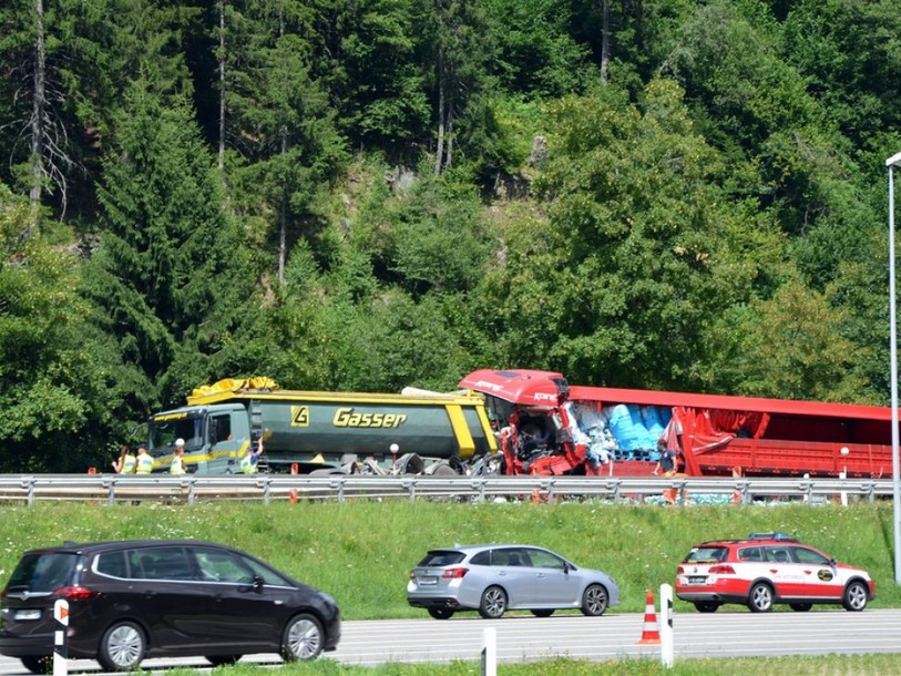 Autoroute A2 fermée au trafic après un accident au Tessin