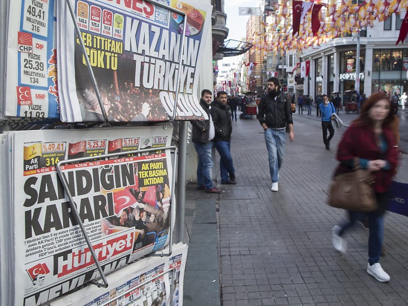 Le régime ordonne la fermeture de plus de 130 organes de presse
