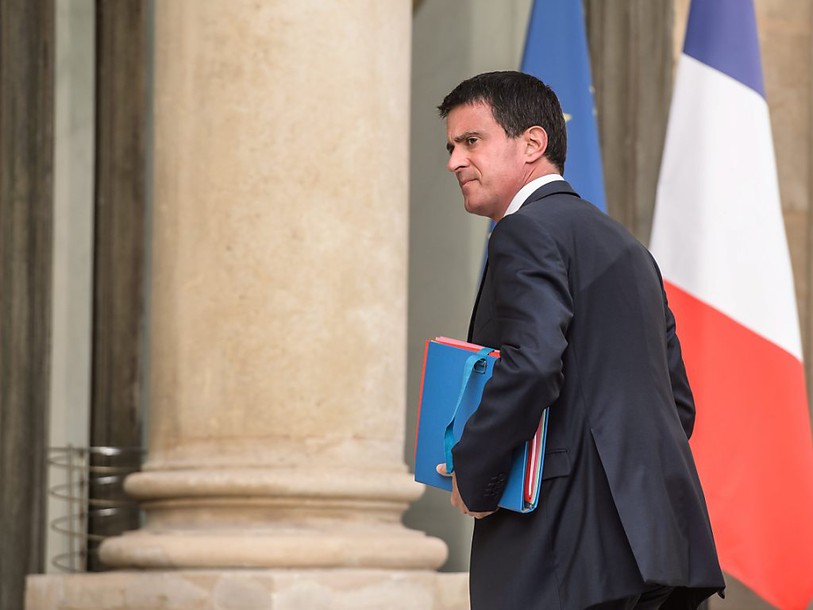 Prêtre égorgé: Valls reconnaît un 