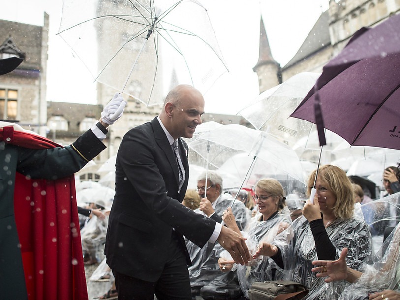 Une fête pluvieuse pour le Musée national agrandi