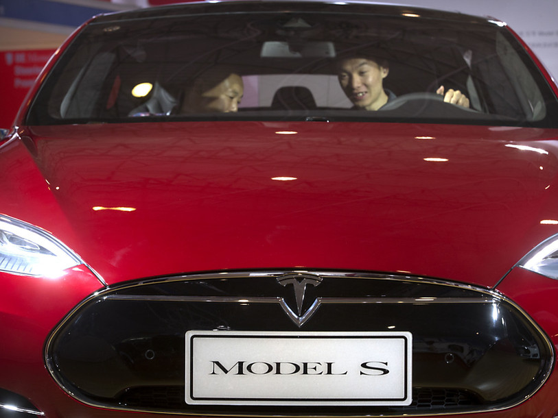 Tesla creuse sa perte au deuxième trimestre