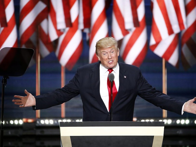 Donald Trump tente de rentrer dans les rangs