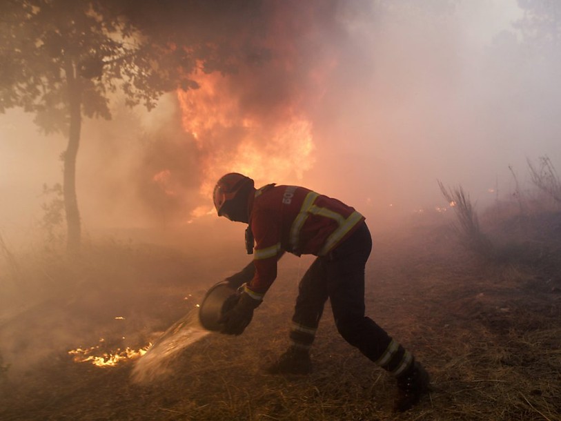 Les incendies redoublent de vigueur dans le nord du Portugal