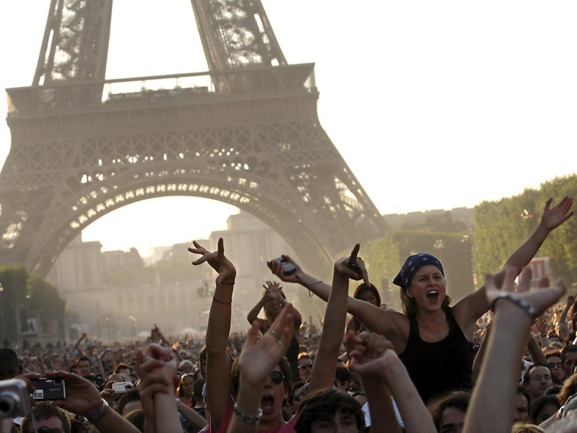Après les attentats, les touristes internationaux boudent la France