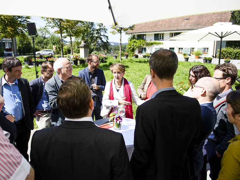 La Suisse ne sera pas un pays de transit, dit Mme Sommaruga