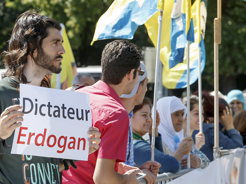 Des Kurdes de Suisse manifestent contre Erdogan à Genève
