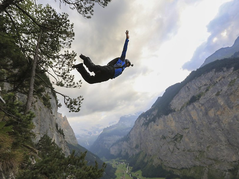 Deux base-jumpers perdent la vie dans l'Oberland bernois