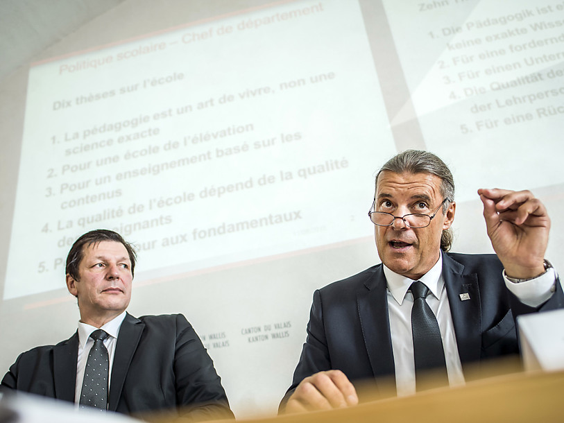 Les partis politiques s'en mêlent