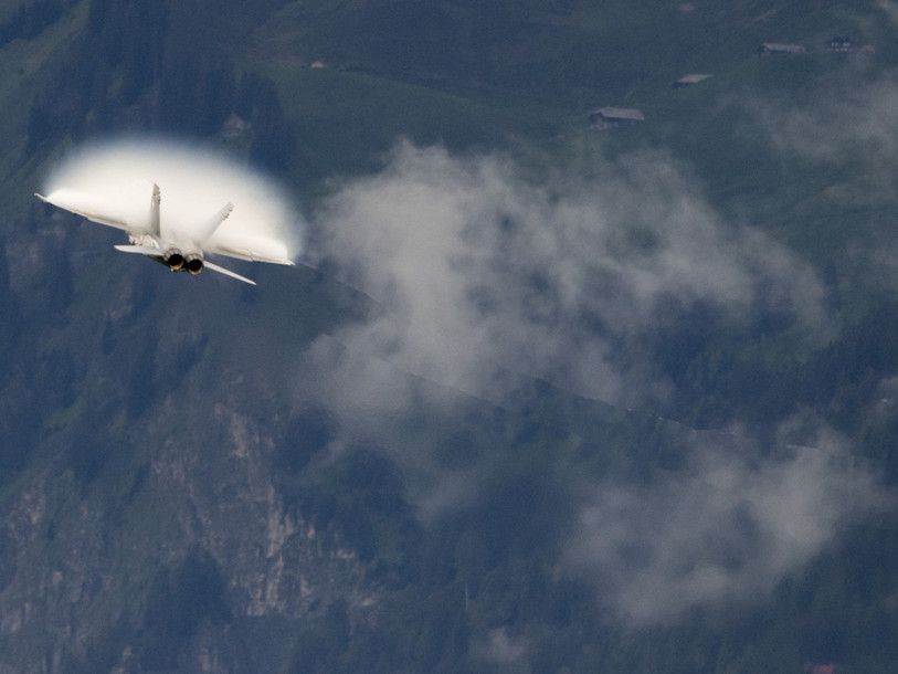 Un F/A-18 porté disparu dans la région du Susten