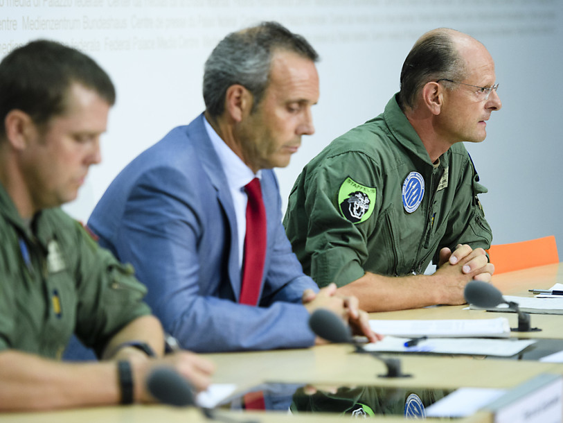 L'armée sans nouvelles du pilote du F/A-18 qui s'est abîmé lundi