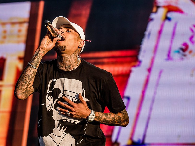 Le chanteur Chris Brown arrêté, de nouveau accusé de violences