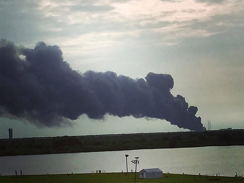Explosions avant le lancement d'une fusée SpaceX: pas de blessés